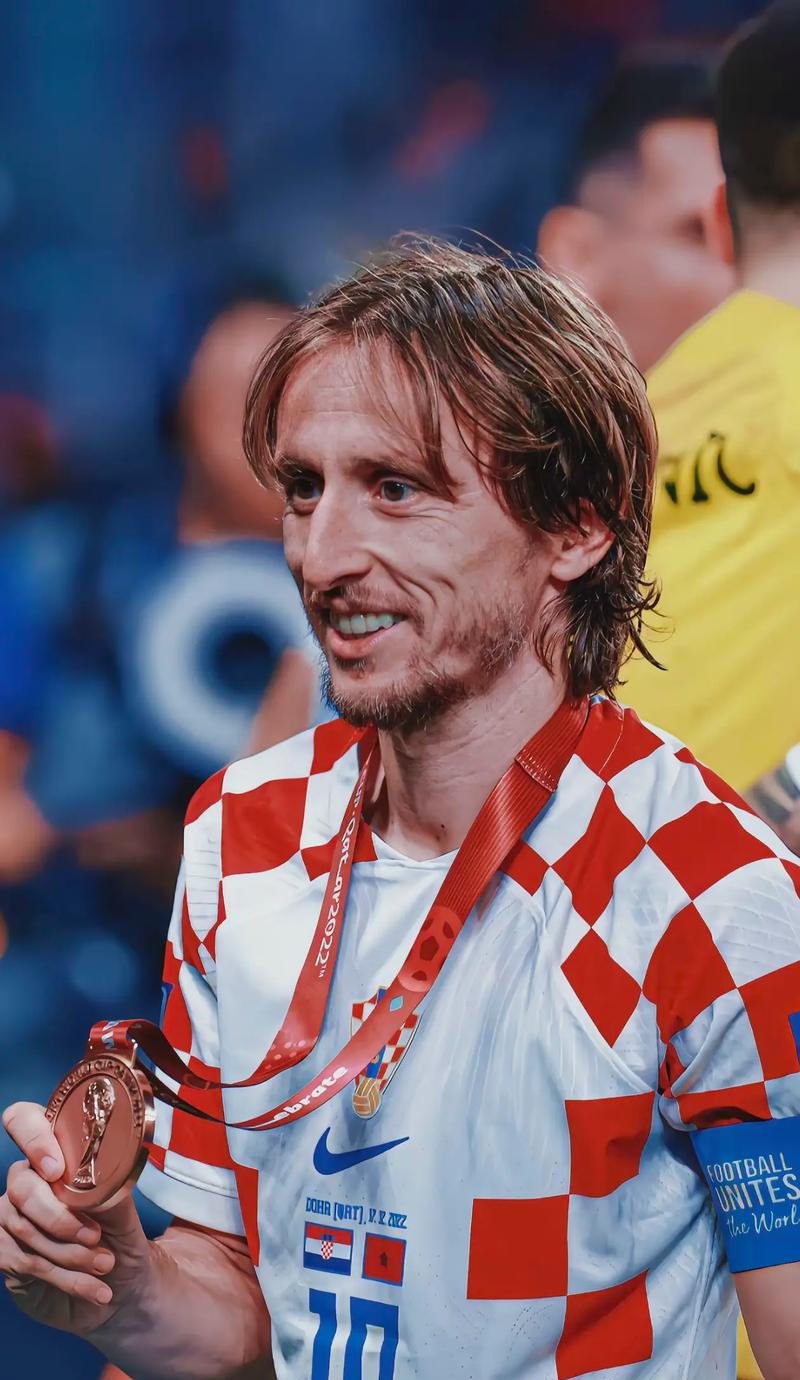 里奇·保罗：詹姆斯在四个位置联盟前五！哈登跟他能有三冠！