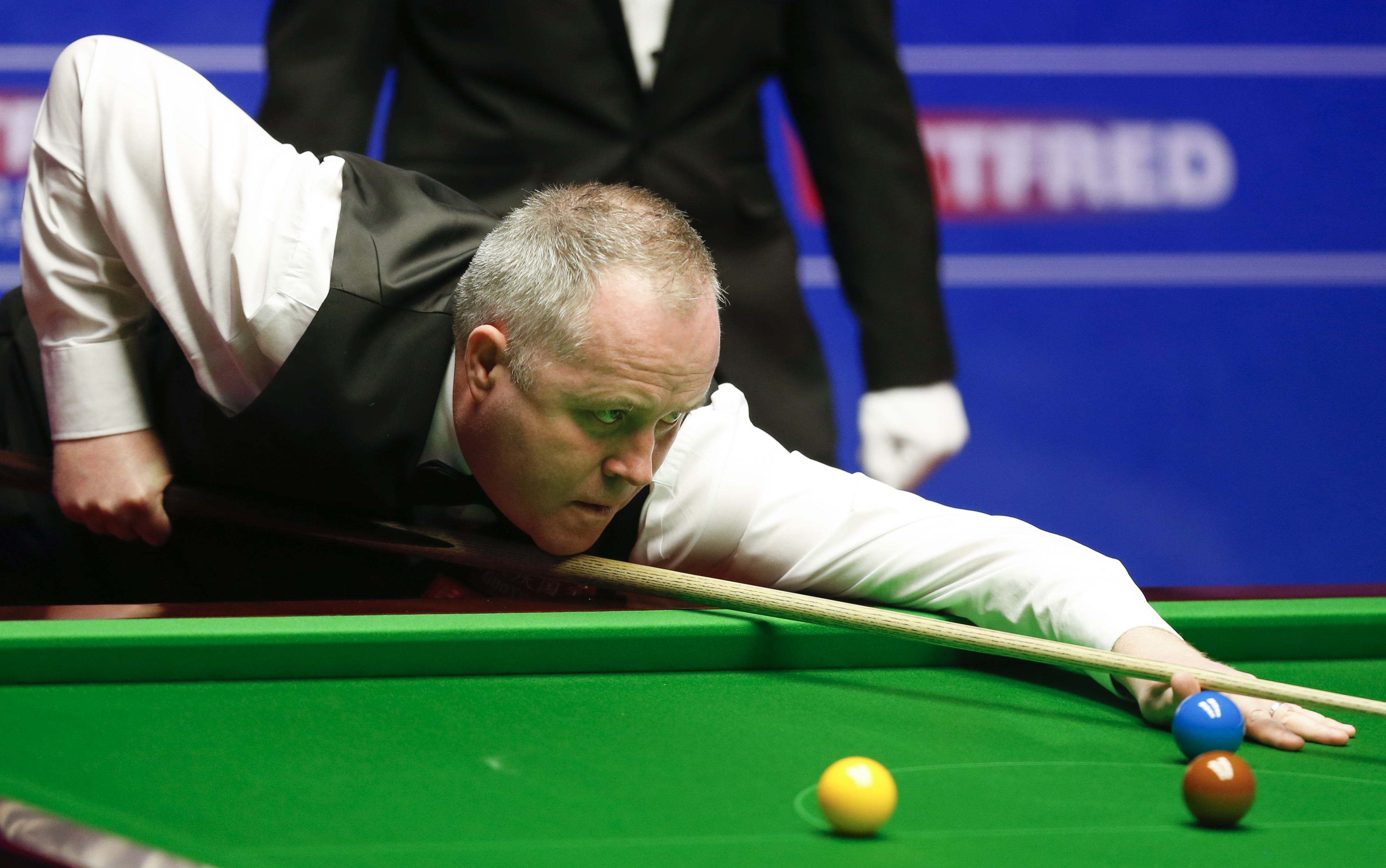 她在面对对 她在面对对