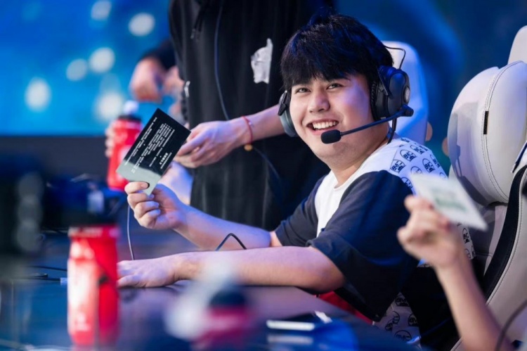 包夹还是提 包夹还是提