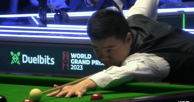 比賽用球的 比賽用球的